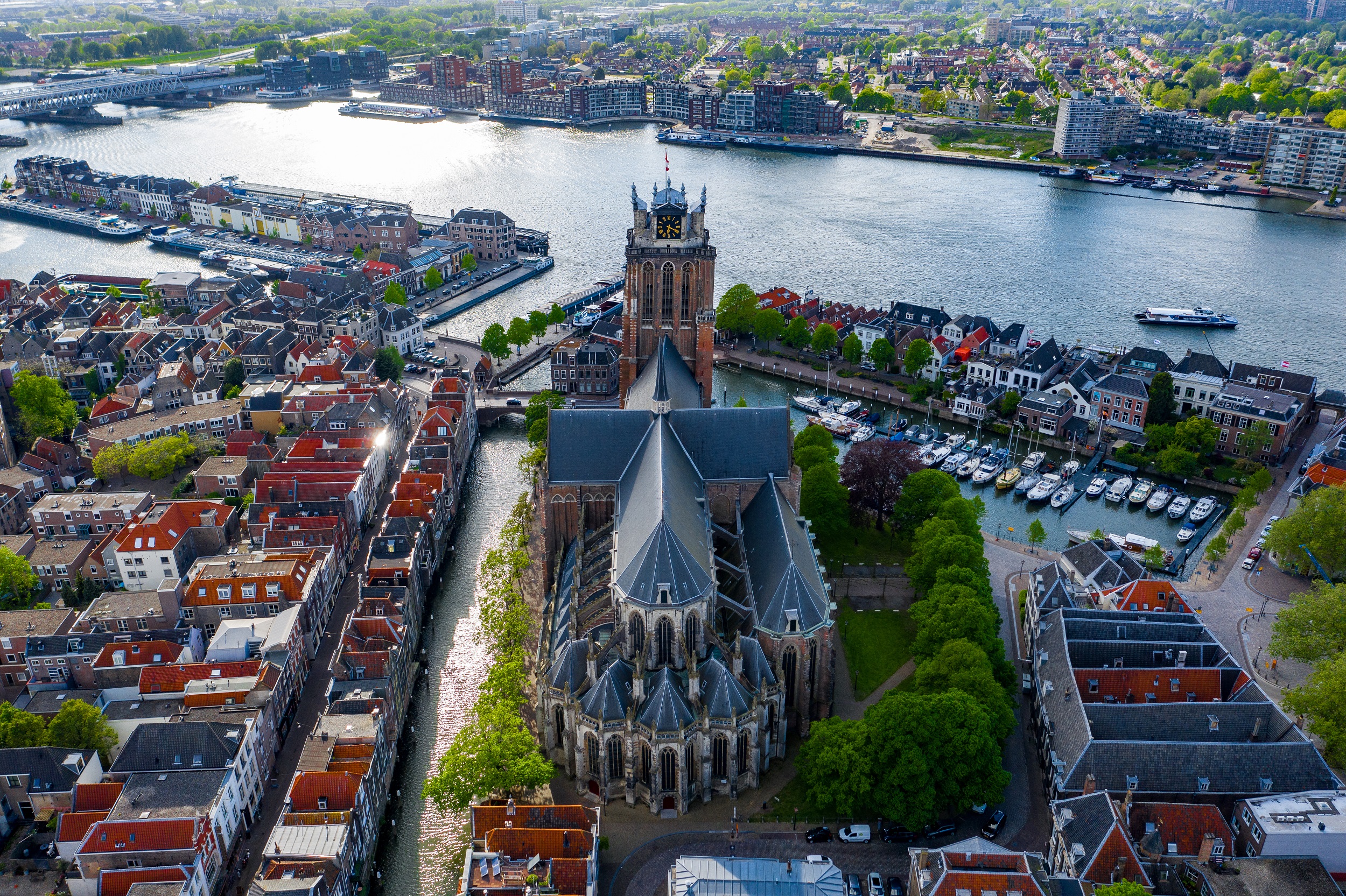 Grote-Kerk-Dordrecht groepen rondleidingen VVV Dagtochten Dordrecht centrum VVV-gids